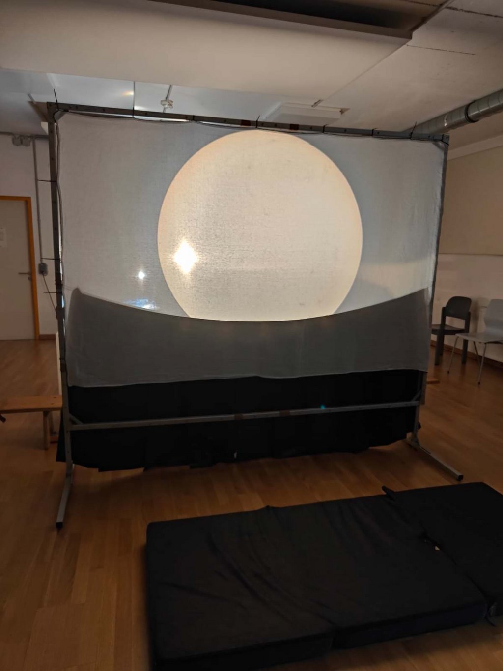 Nathalie Koger, “With the Magic of Light and Shadow”, installation view, KinderKunstHochschule Steiermark, 2024 @Bildrecht, Vienna 2024.