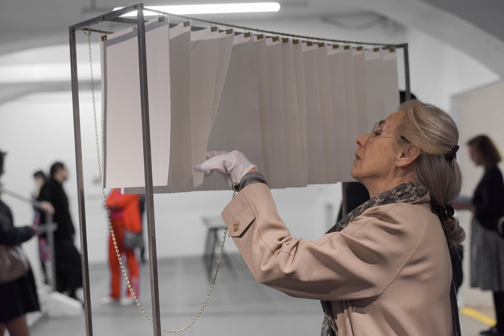 Nathalie Koger, “La sauvegarde”, 2016, exhibition view, das weisse haus. Photo: eSeL @Koger, Bildrecht, Vienna 2025.