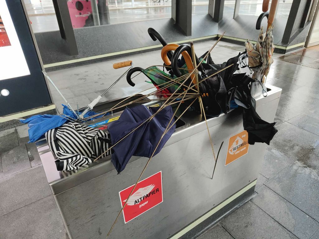 Nathalie Koger, “Umbrellas in Focus: Vienna Contemporary 2024”, 2024, Photography © Bildrecht, Vienna, 2025.