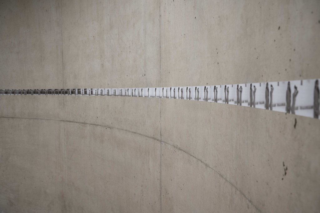 Nathalie Koger, “´Indizien`. Passage from ´The Animals´ Video Conference`”, 2022, exhibition view, Kunsthaus Graz. Photo: Simona Obholzer @Bildrecht, Vienna 2025