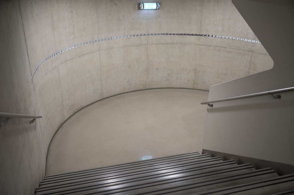 Nathalie Koger, “´Indizien`. Passage from ´The Animals´ Video Conference`”, 2022, exhibition view, Kunsthaus Graz. Photo: Simona Obholzer @Bildrecht, Vienna 2025